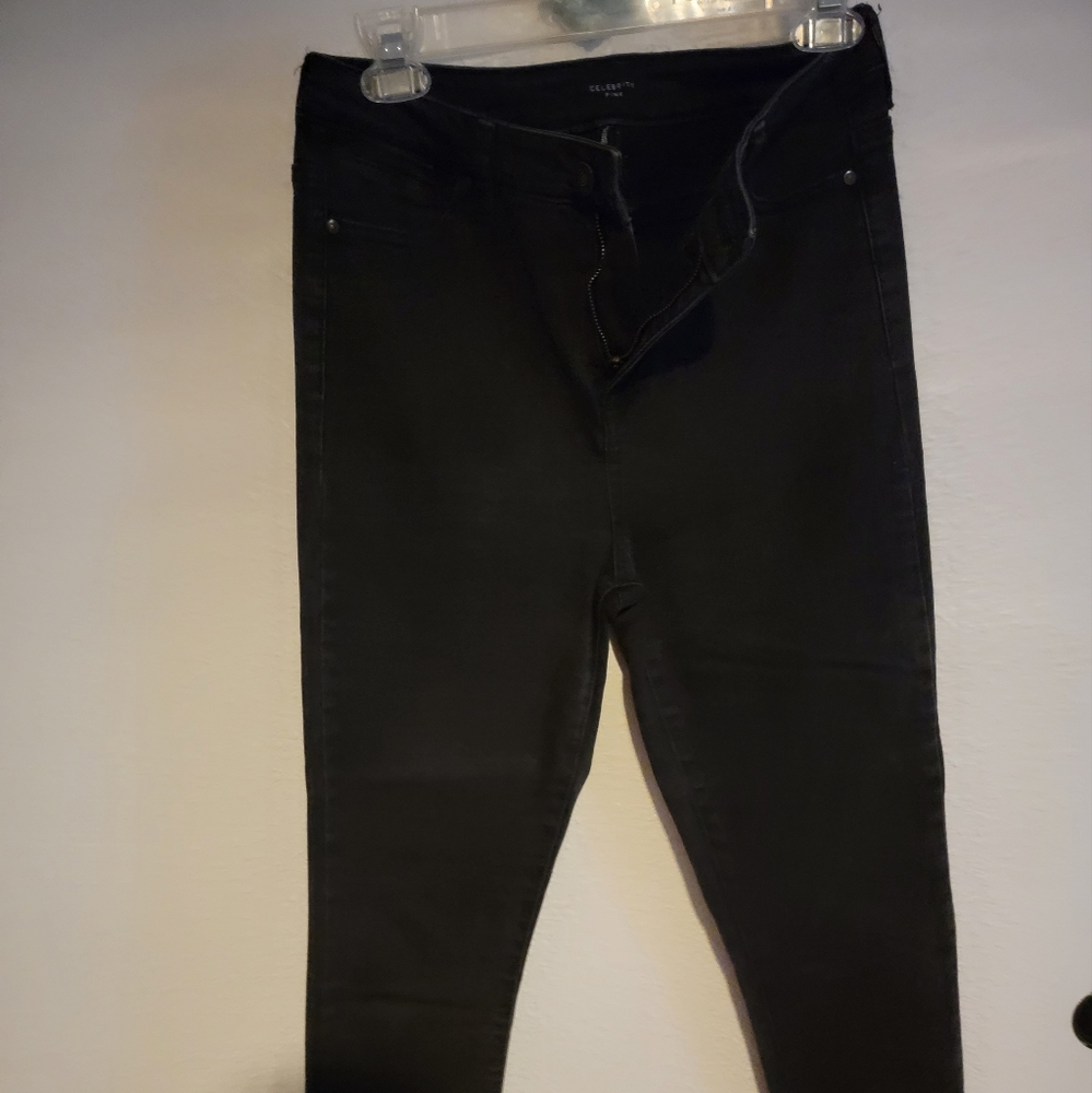 Celebrity Pink High Rise, Black skinny Jeans 9/29 Like new